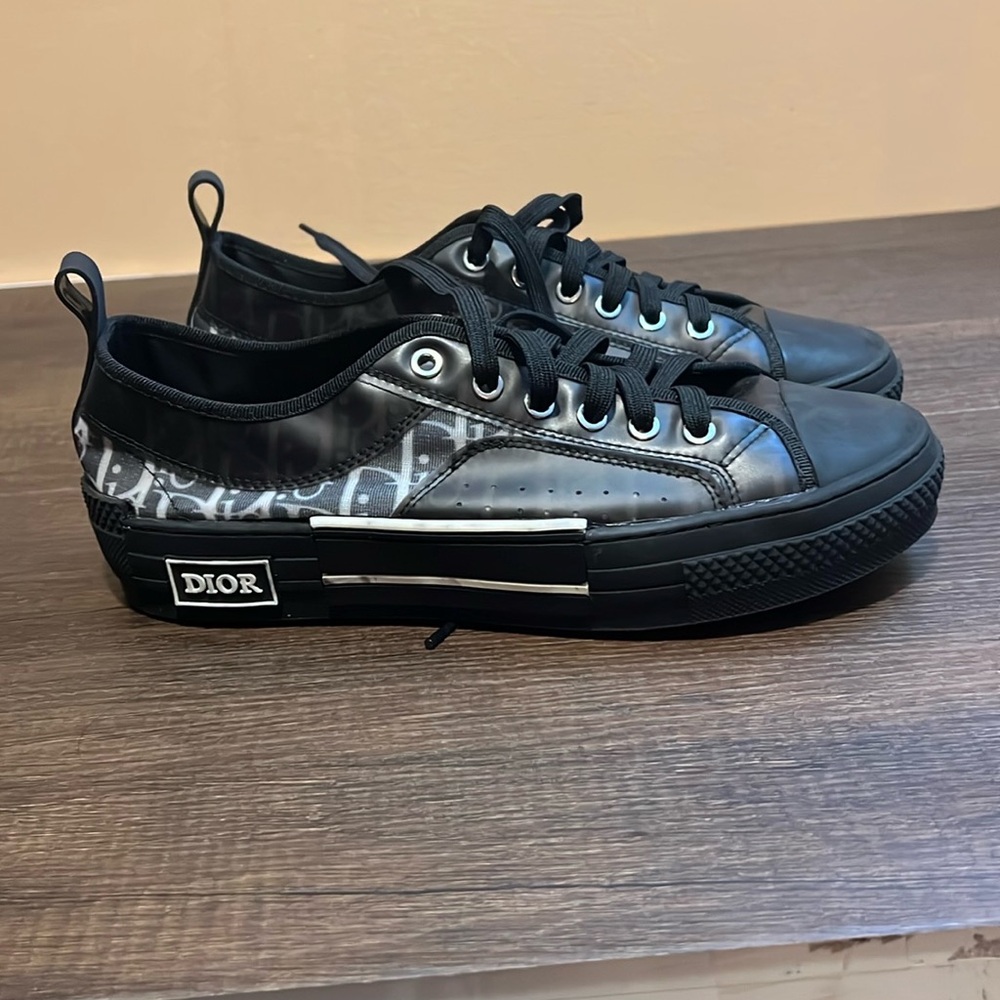 Dior Black Sneakers Sleek Canvas Design